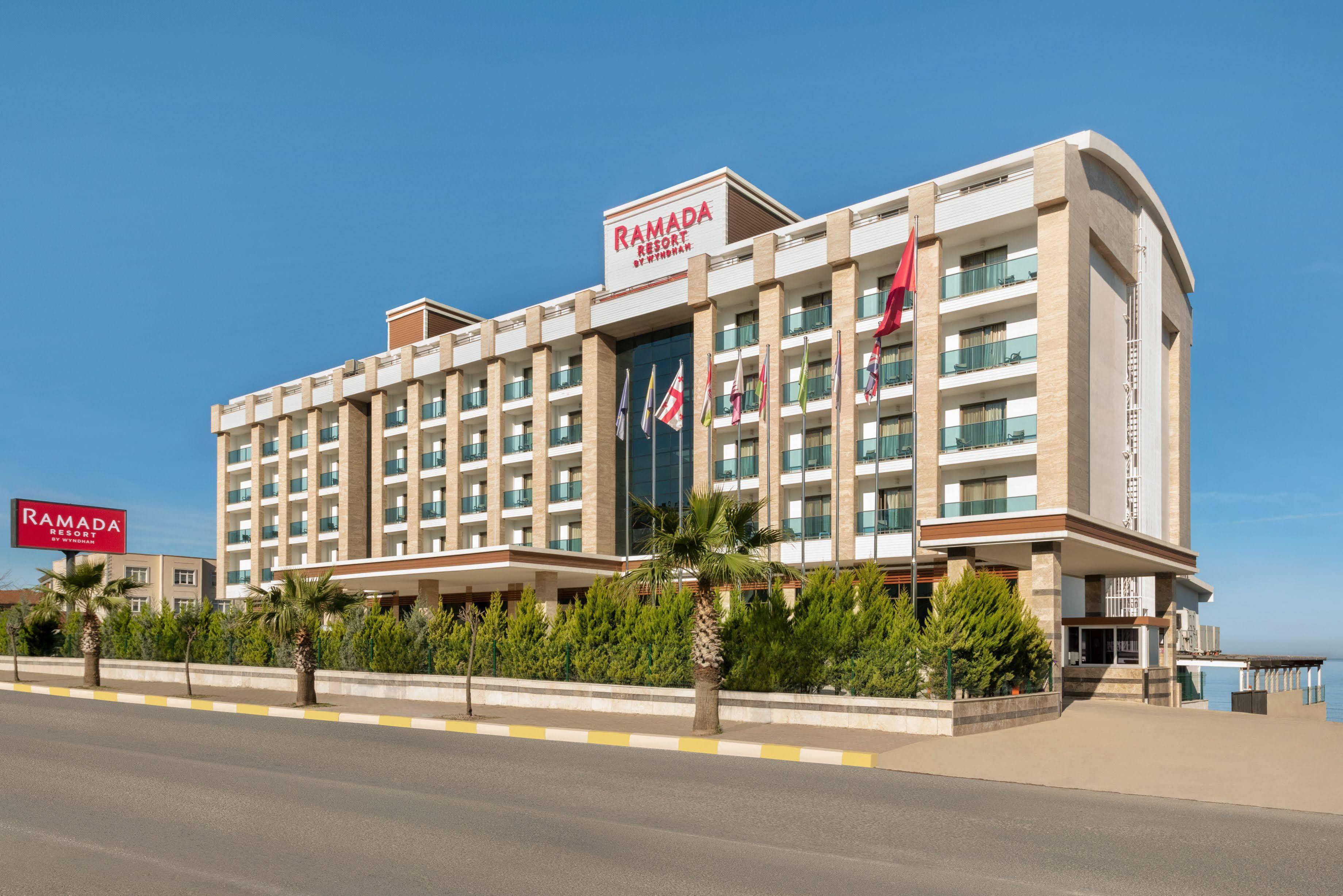 Ramada Resort By Wyndham Unye Eksteriør bilde