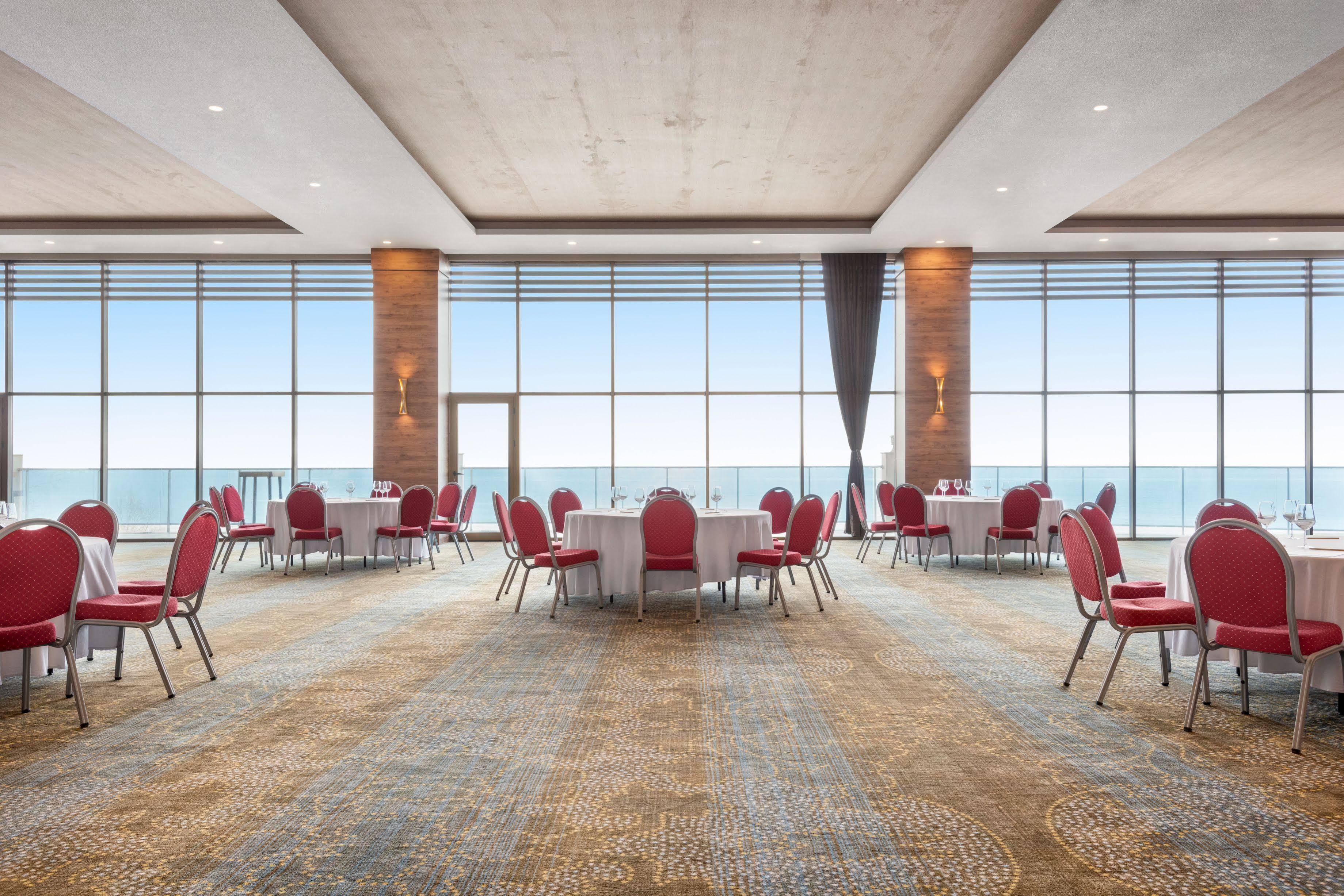 Ramada Resort By Wyndham Unye Eksteriør bilde
