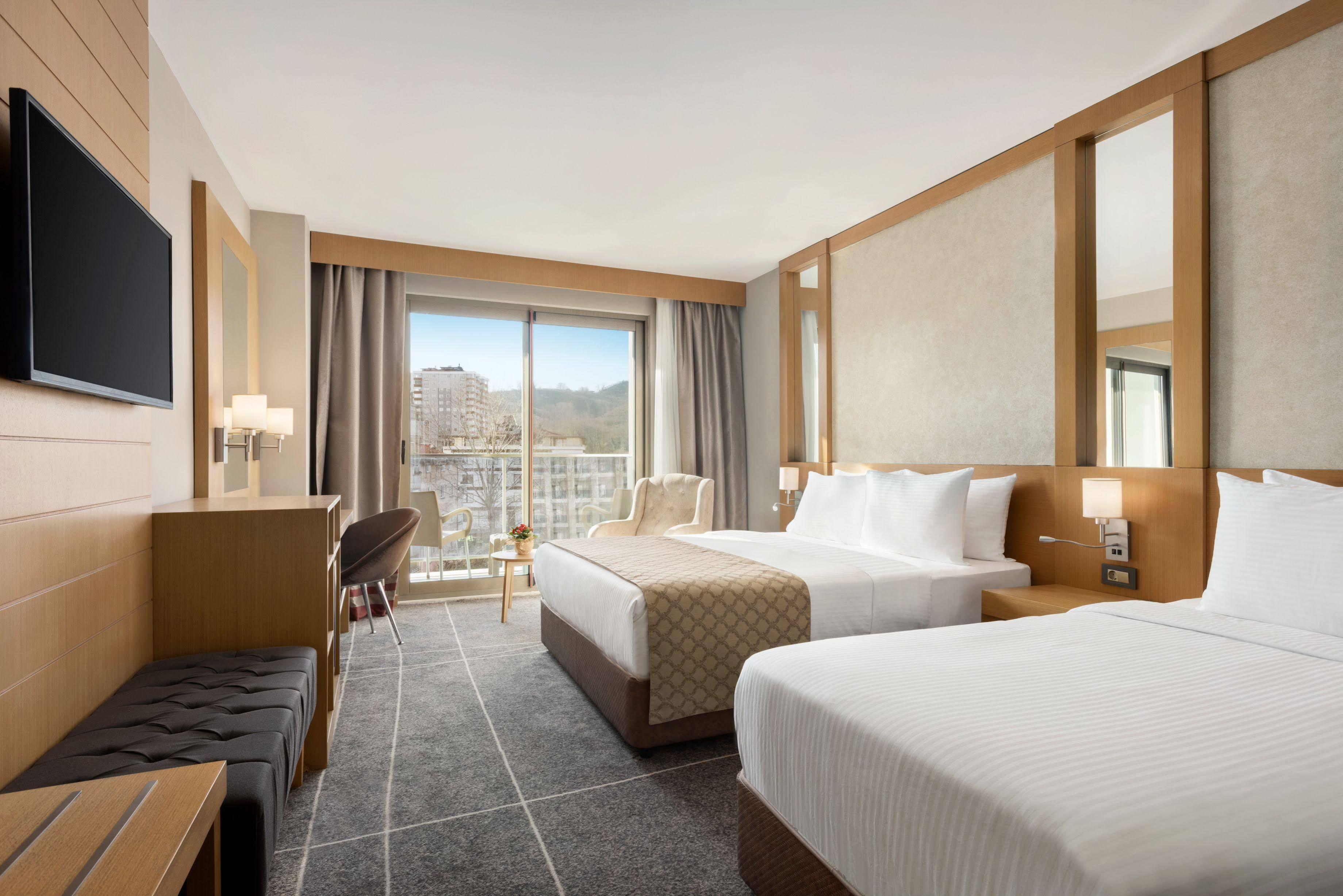 Ramada Resort By Wyndham Unye Eksteriør bilde