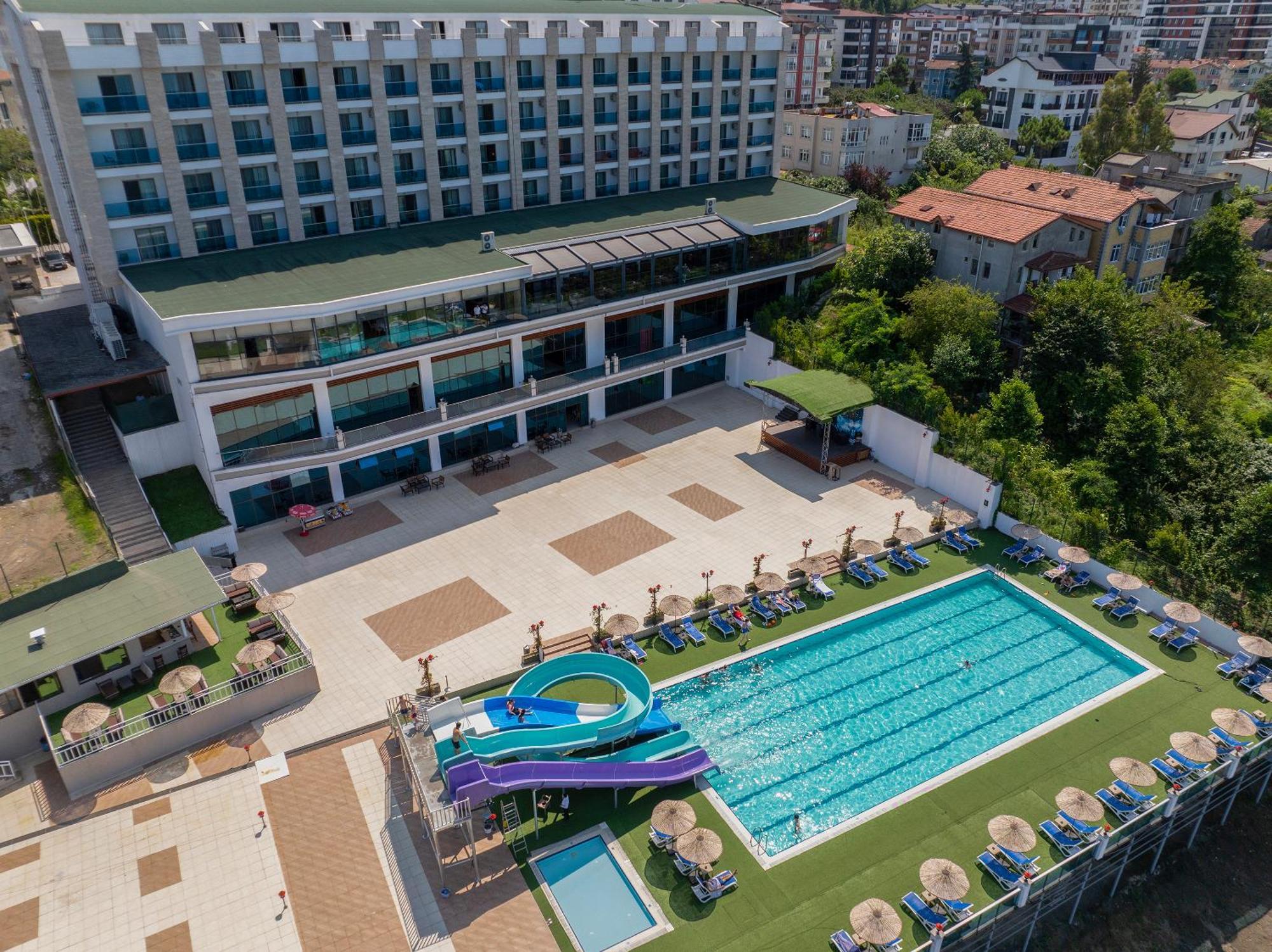 Ramada Resort By Wyndham Unye Eksteriør bilde
