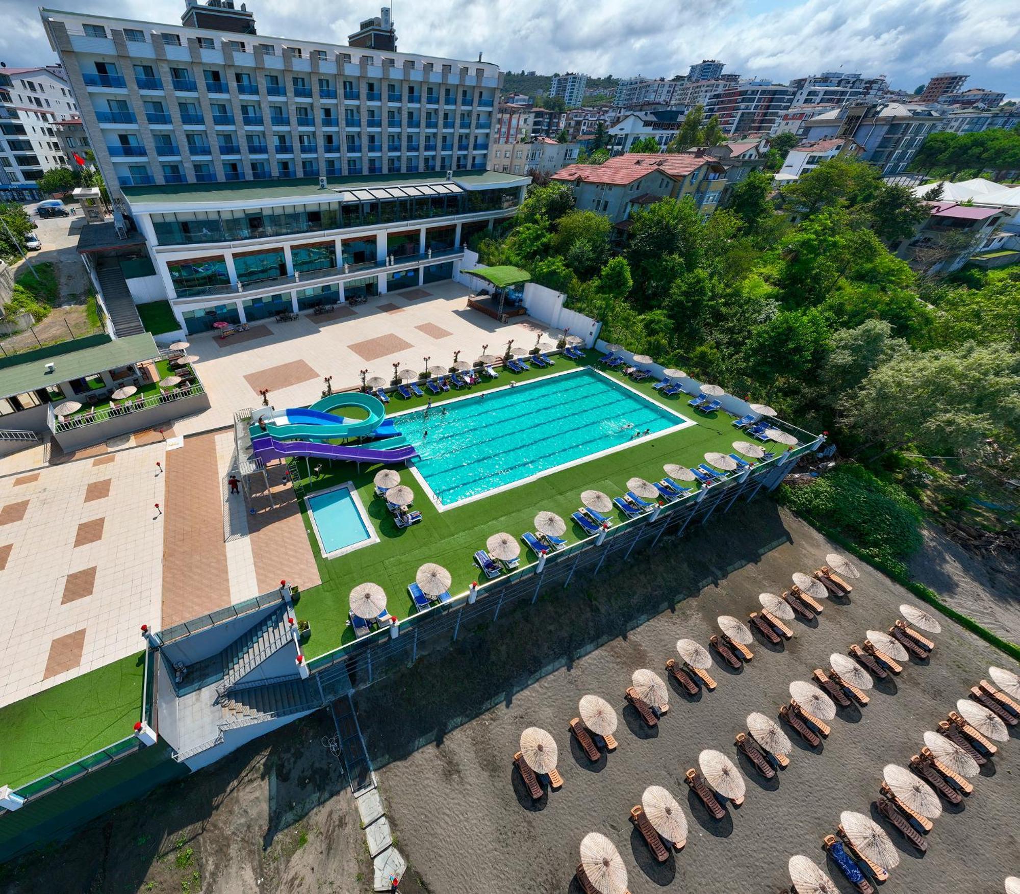 Ramada Resort By Wyndham Unye Eksteriør bilde
