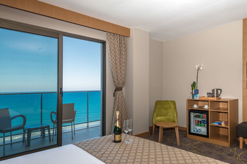 Ramada Resort By Wyndham Unye Eksteriør bilde