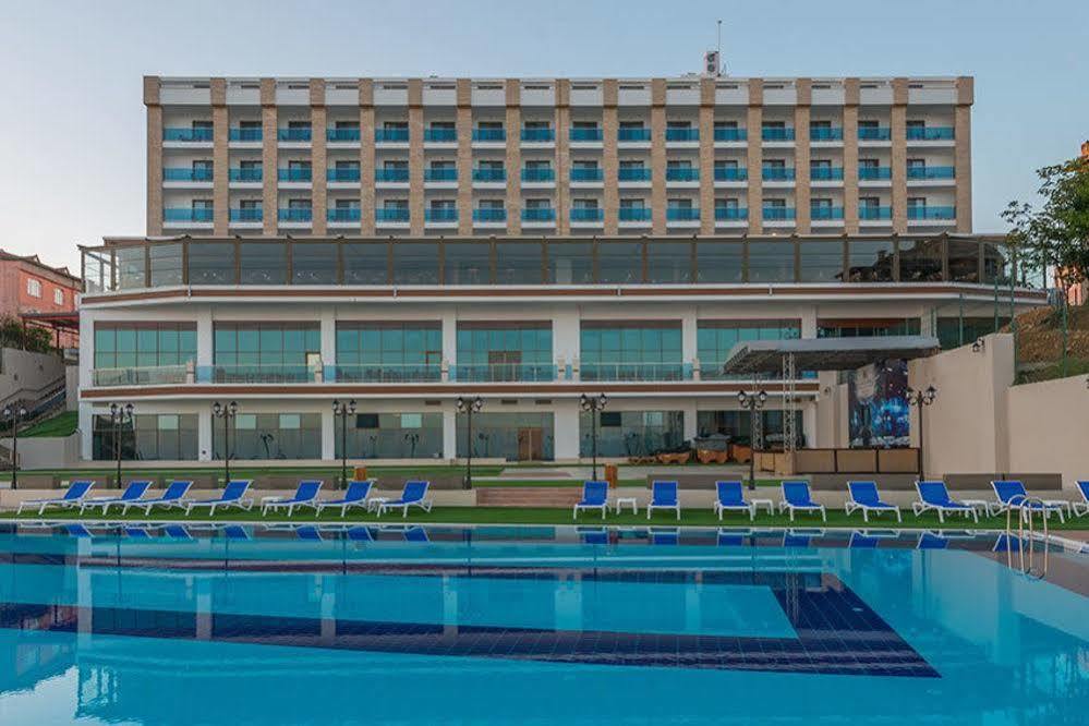 Ramada Resort By Wyndham Unye Eksteriør bilde