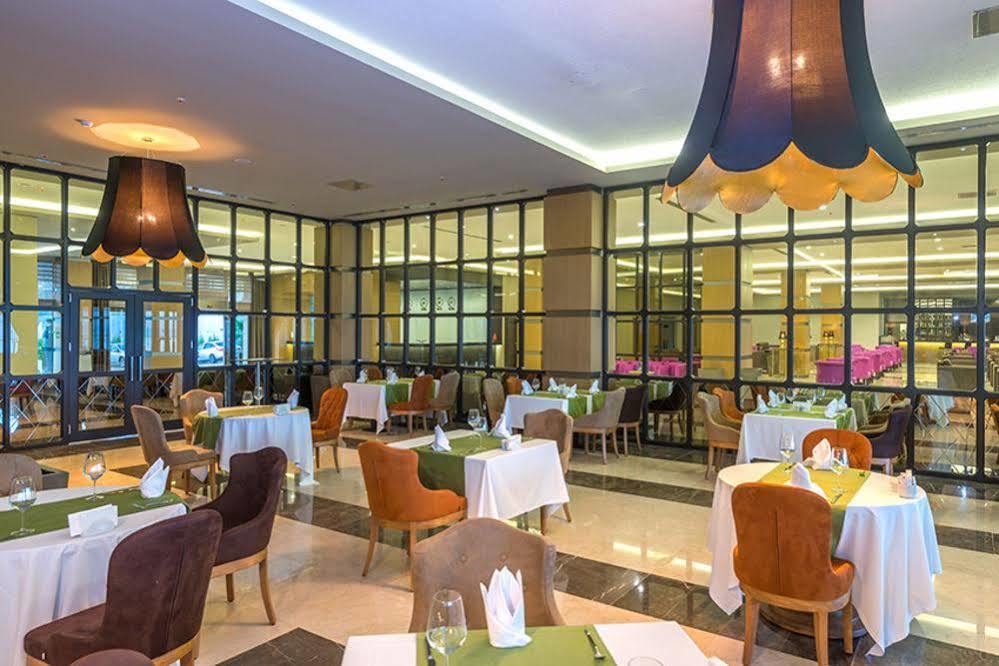 Ramada Resort By Wyndham Unye Eksteriør bilde