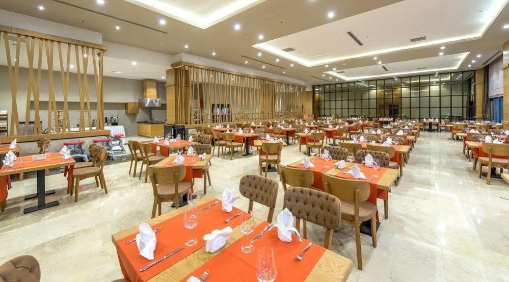 Ramada Resort By Wyndham Unye Eksteriør bilde
